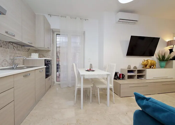 Lovely With Terrace Near The Vatican Apartment *